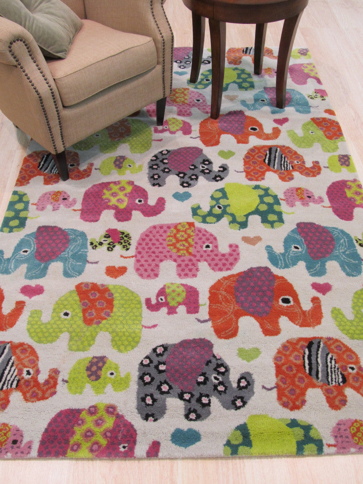 EORC Ivory Hand-Tufted Wool Kid's Elephant Rug, 4'x6'