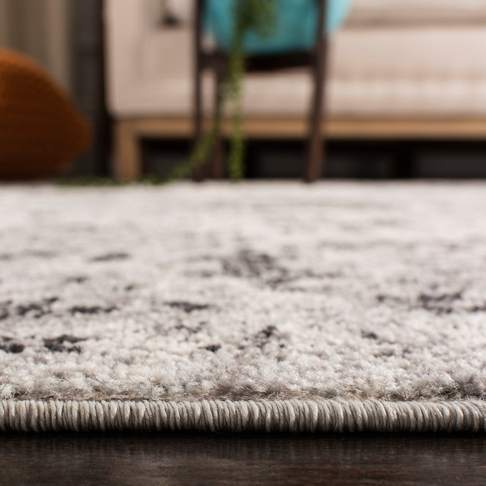 Safavieh Madison Collection MAD611 Rug, Silver/Grey, 6'7" X 9'2"