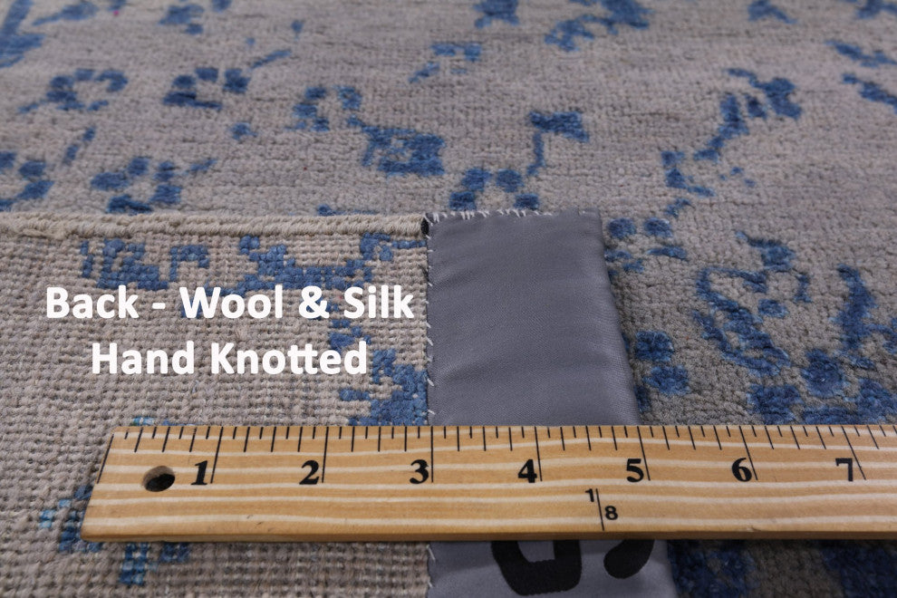 5' 11" X 8' 11" Handmade Persian Wool and Silk Rug Q7110