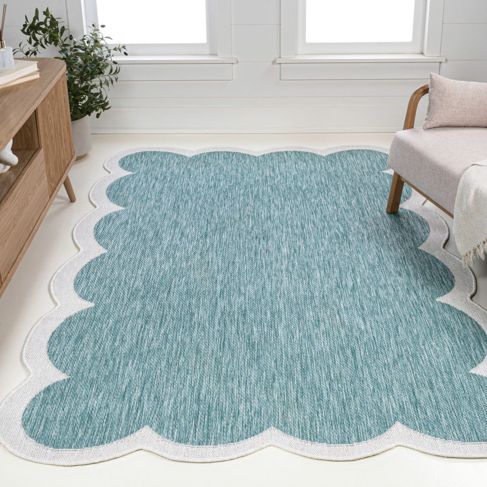 Alice Classic Cottage Two-Tone Scalloped Indoor/Outdoor Shaped Area Rug
