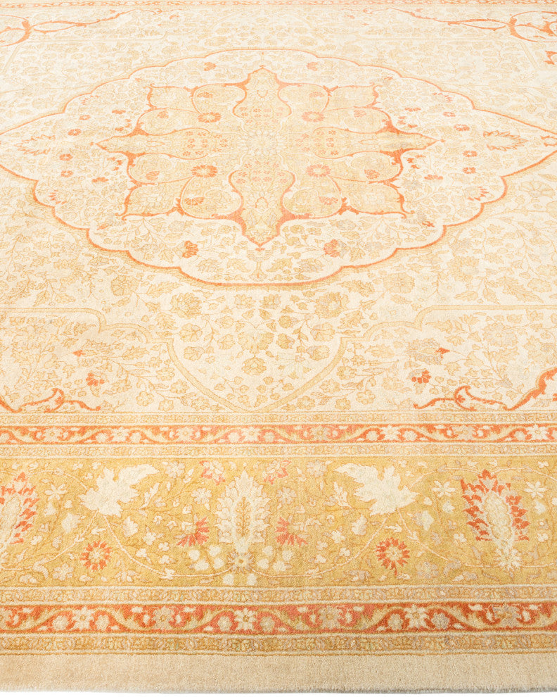 Alaia, One-of-a-Kind Hand-Knotted Area Rug Ivory, 8'2"x10'3"