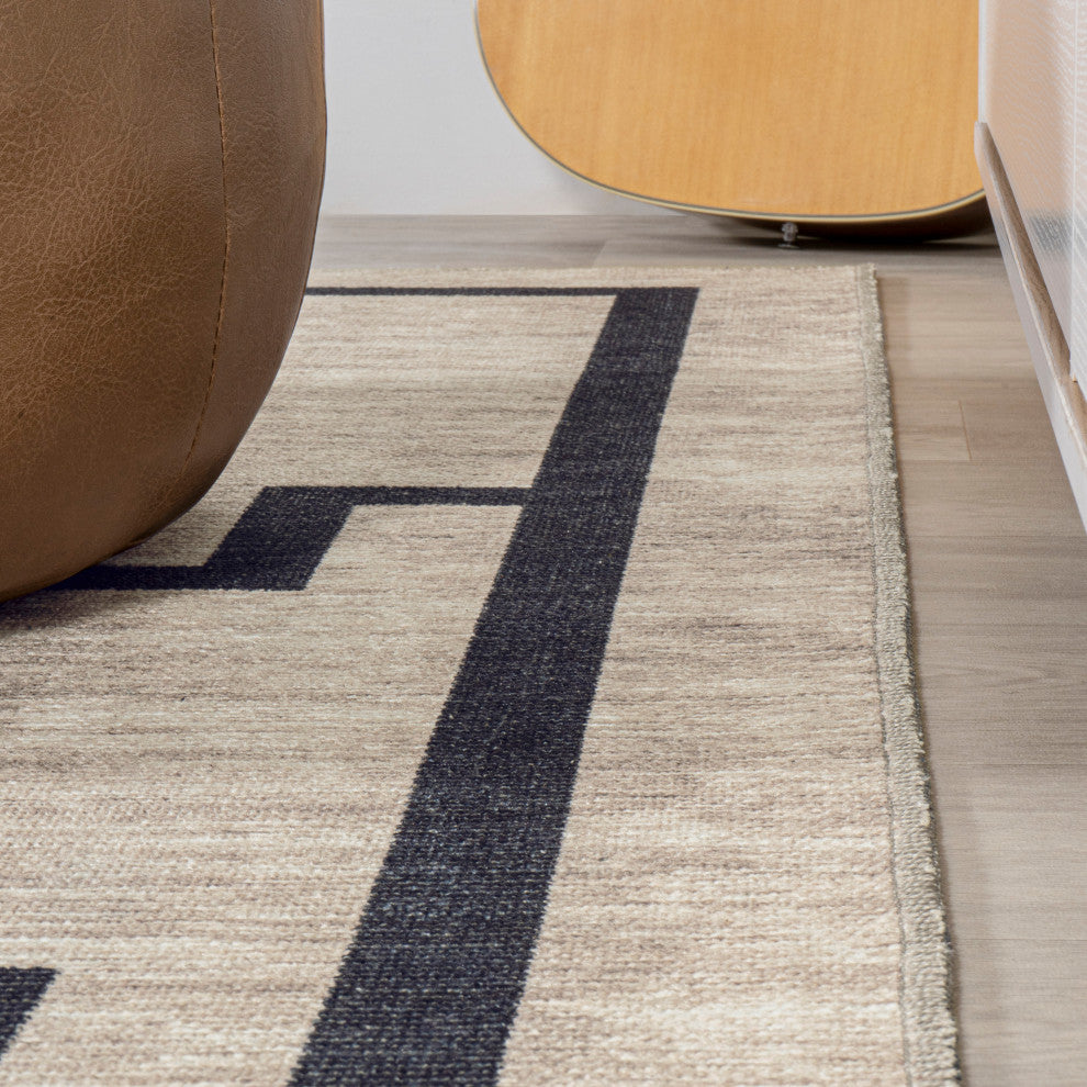 Ashkii Minimalist Medallion Machine-Washable Area Rug, 4 X 6