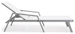 LeisureMod Marlin Chaise Lounge Set With Arms and Fire Pit Table, White
