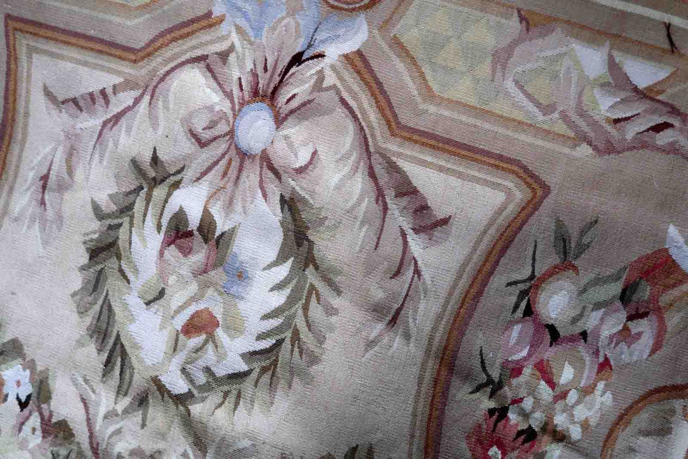 Handmade Vintage French Aubusson Rug 7.7'x10.2', 237cmx313cm 1970s