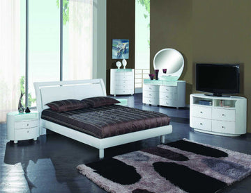 90" X 95" X 41" 4pc California Modern King White High Gloss Bedroom Set