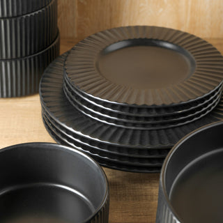 Christian Siriano Lusso Stoneware 16 Piece Dinnerware Set, Black