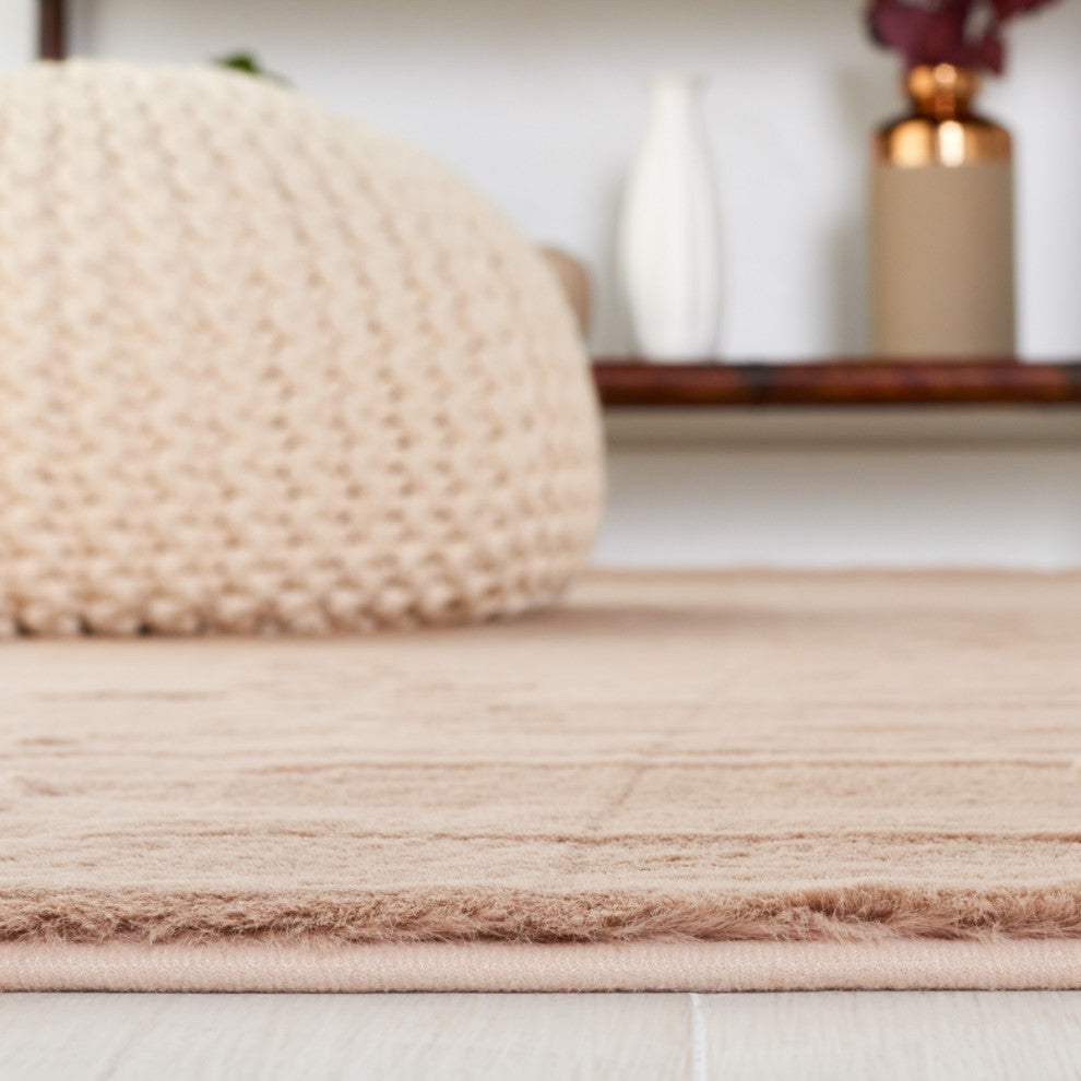 Safavieh Faux Rabbit Fur FRF976 Rug Machine-Washable, Beige, 2'x3'