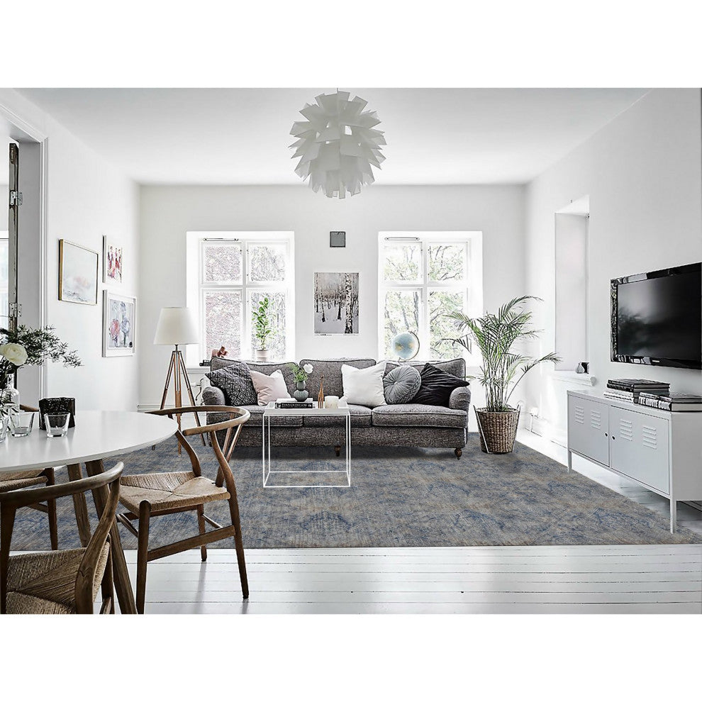Wolf Gray, Broken Rosette Design, Wool and Silk, Hand Knotted Rug, 9'x12'