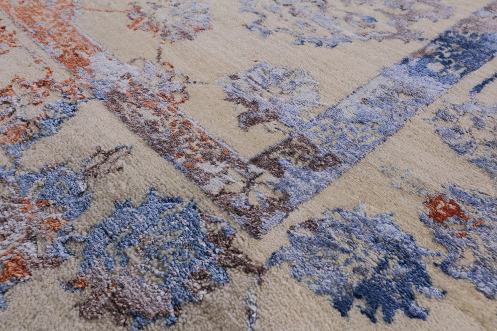 8' 0" X 10' 6" Persian Wool and Silk Hand Knotted Rug Q7098