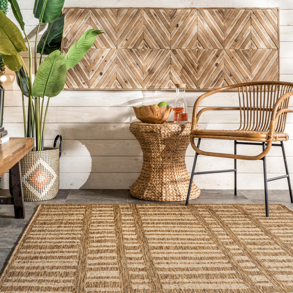 Nuloom Marin Contemporary Indoor/Outdoor Area Rug, Brown 6'7"x9'