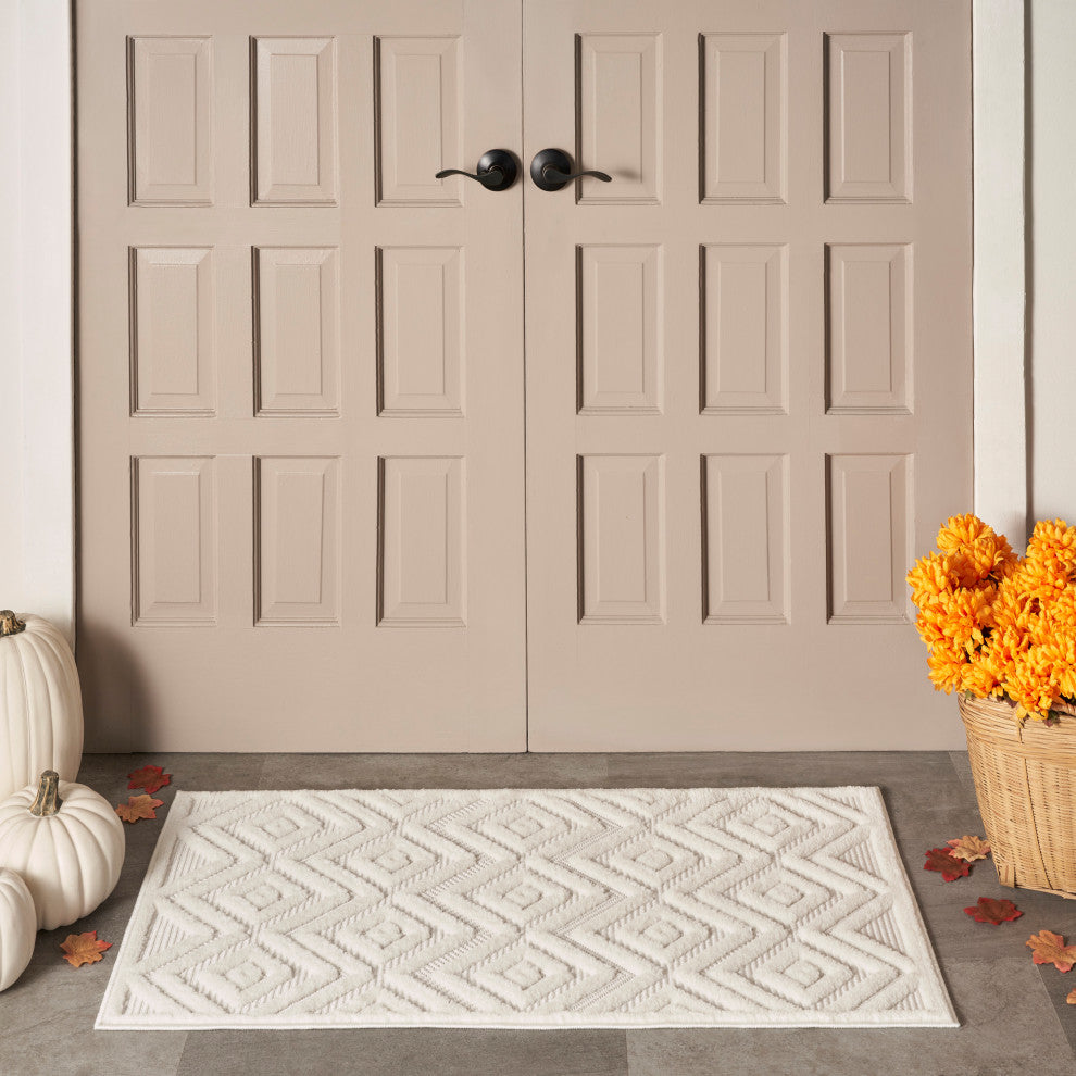 Nourison Versatile 2' x 4' Ivory/White Modern Area Rug