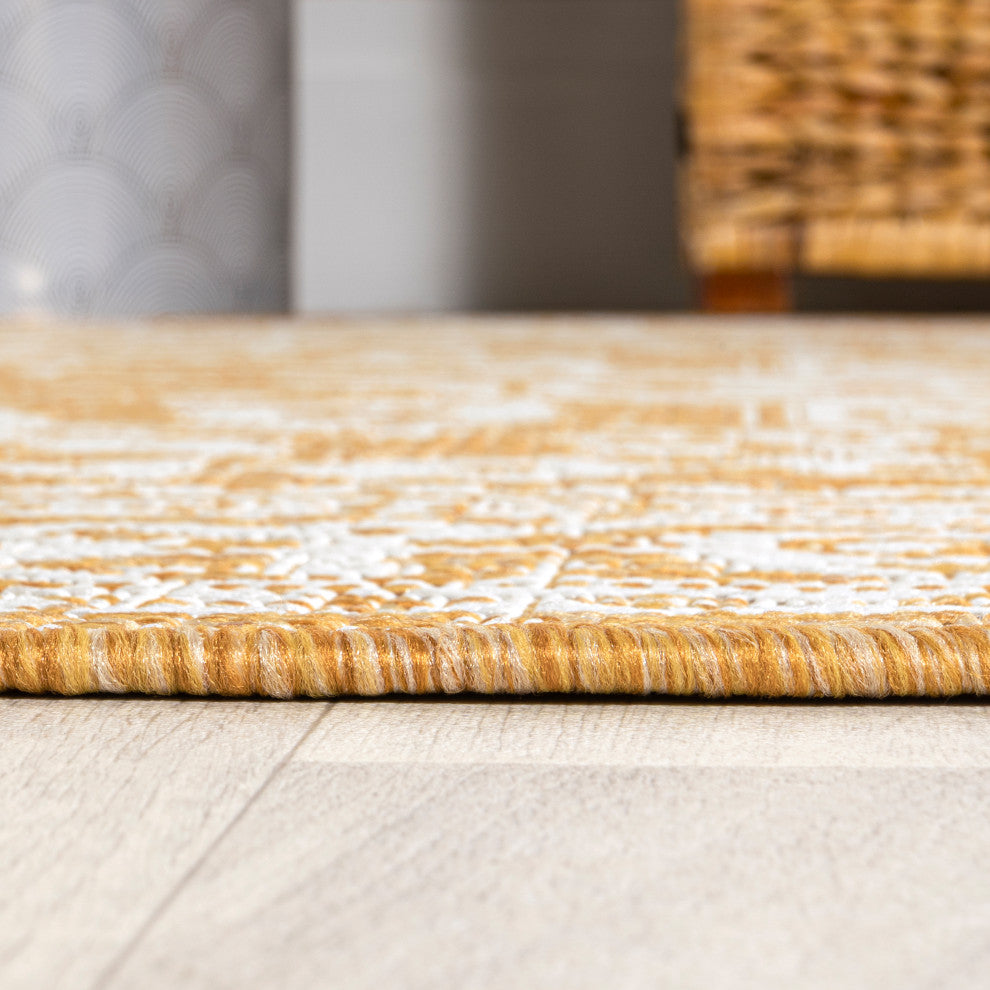 Sinjuri Medallion Textured Weave Indoor/Outdoor, Yellow/Cream, 5' Square