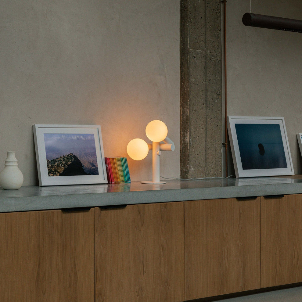 David Weeks Echo Table Lamp US with Sphere IV
