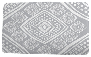 Upscale Getaway Diamond Jill Geometric Print Bath Mat, Gray, 17"x24"