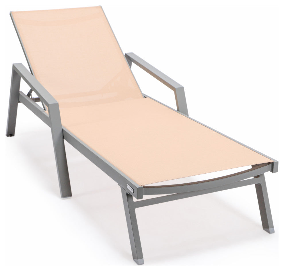LeisureMod Marlin Chaise Lounge Chair With Arms and Fire Pit Table, Light Brown