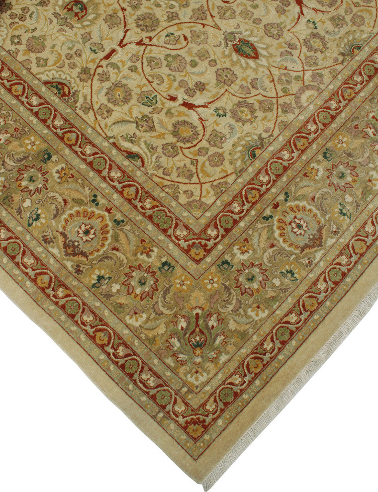 Vegetable-Dyed Versailles Taj Ivory Rug, 8'1x10'5