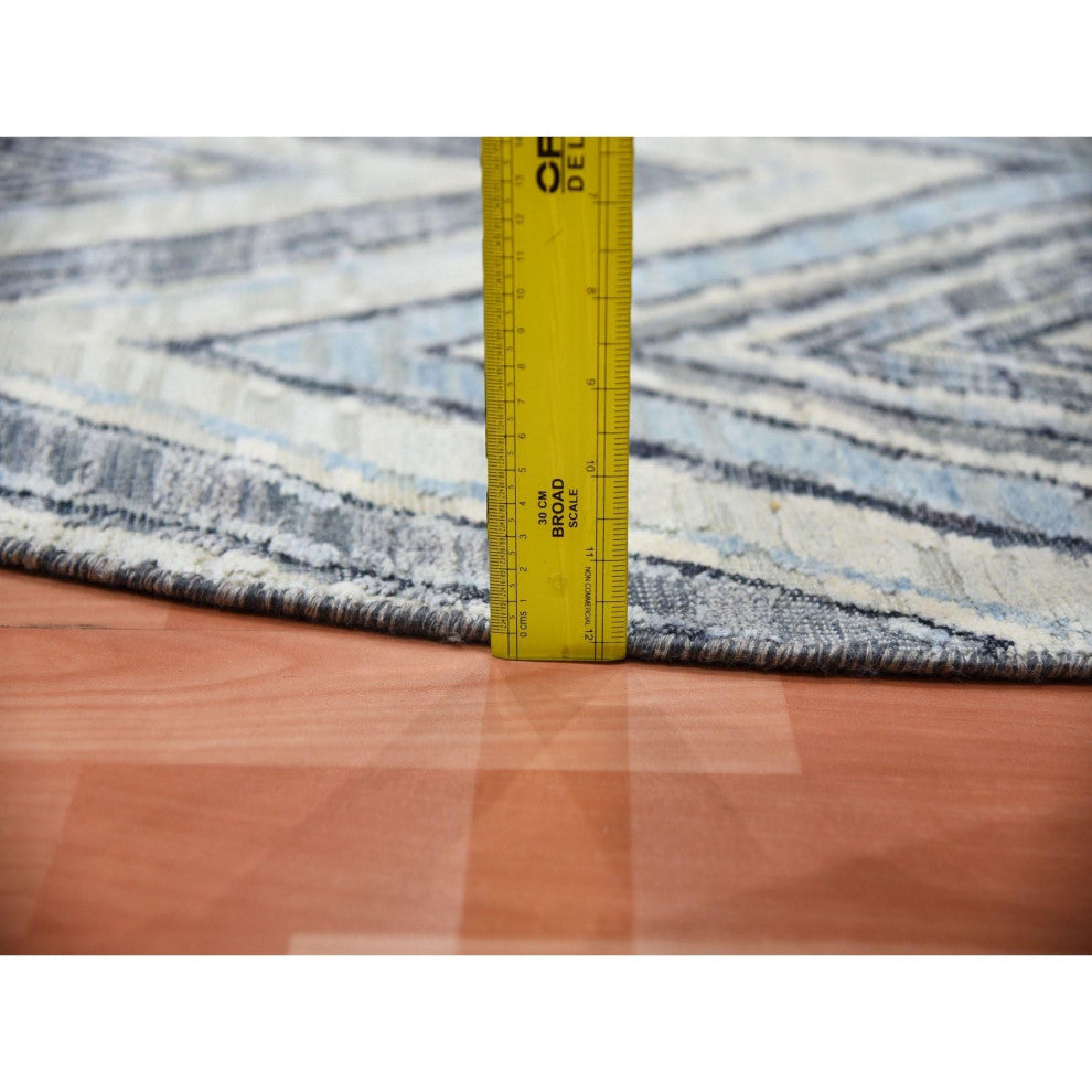 Round Chevron Design Modern Wool and Pure Silk Hand Knotted Rug, 6'0" x 6'0"