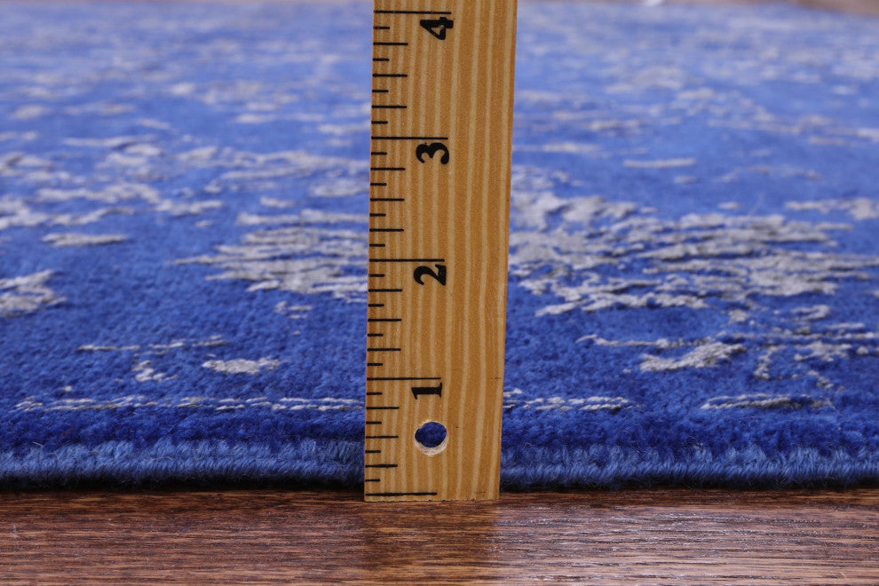 9' 0" X 12' 0" Persian Wool and Silk Hand-Knotted Rug Q11770