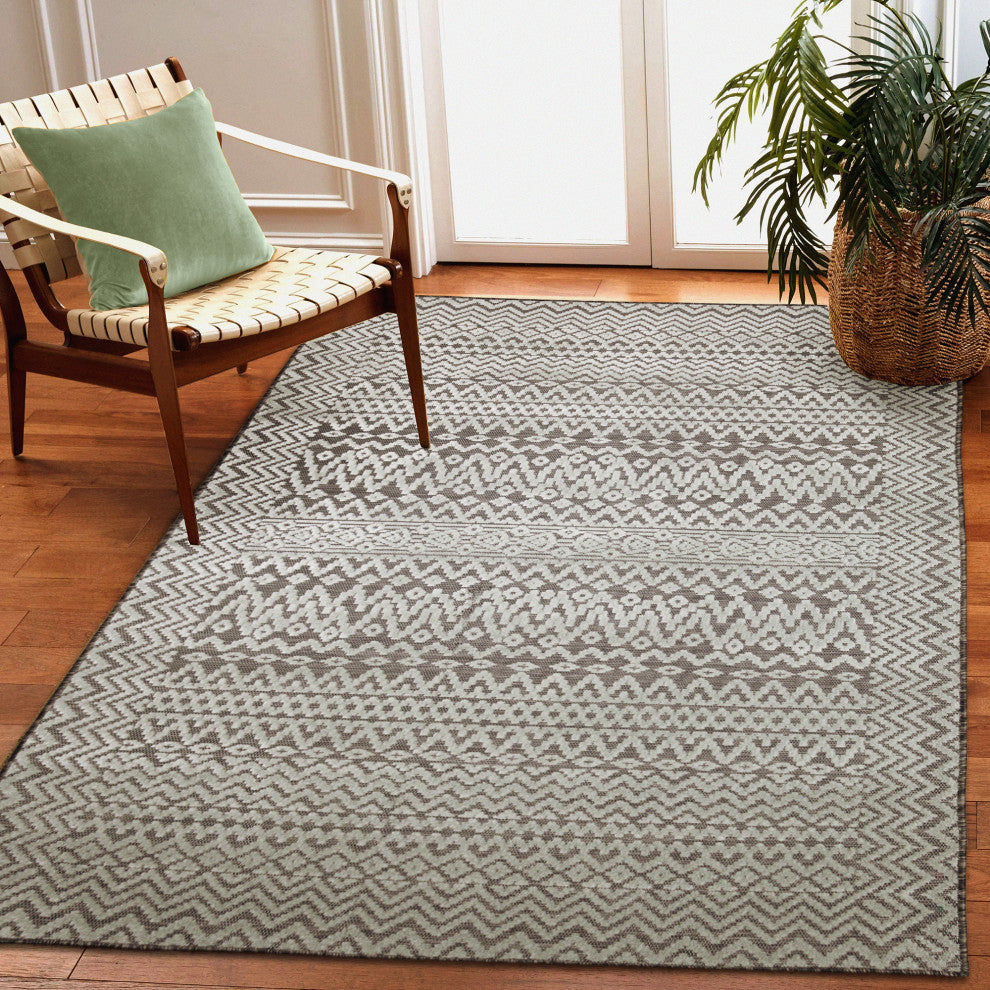Canyon Tribal Stripe Indoor/Outdoor Rug, Charcoal, 3'2"x4'11"