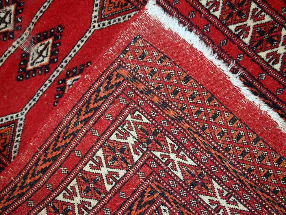 Handmade Vintage Pakistani Lahore Distressed Rug, 2.6'x4.7', 81cmx145cm 1960s