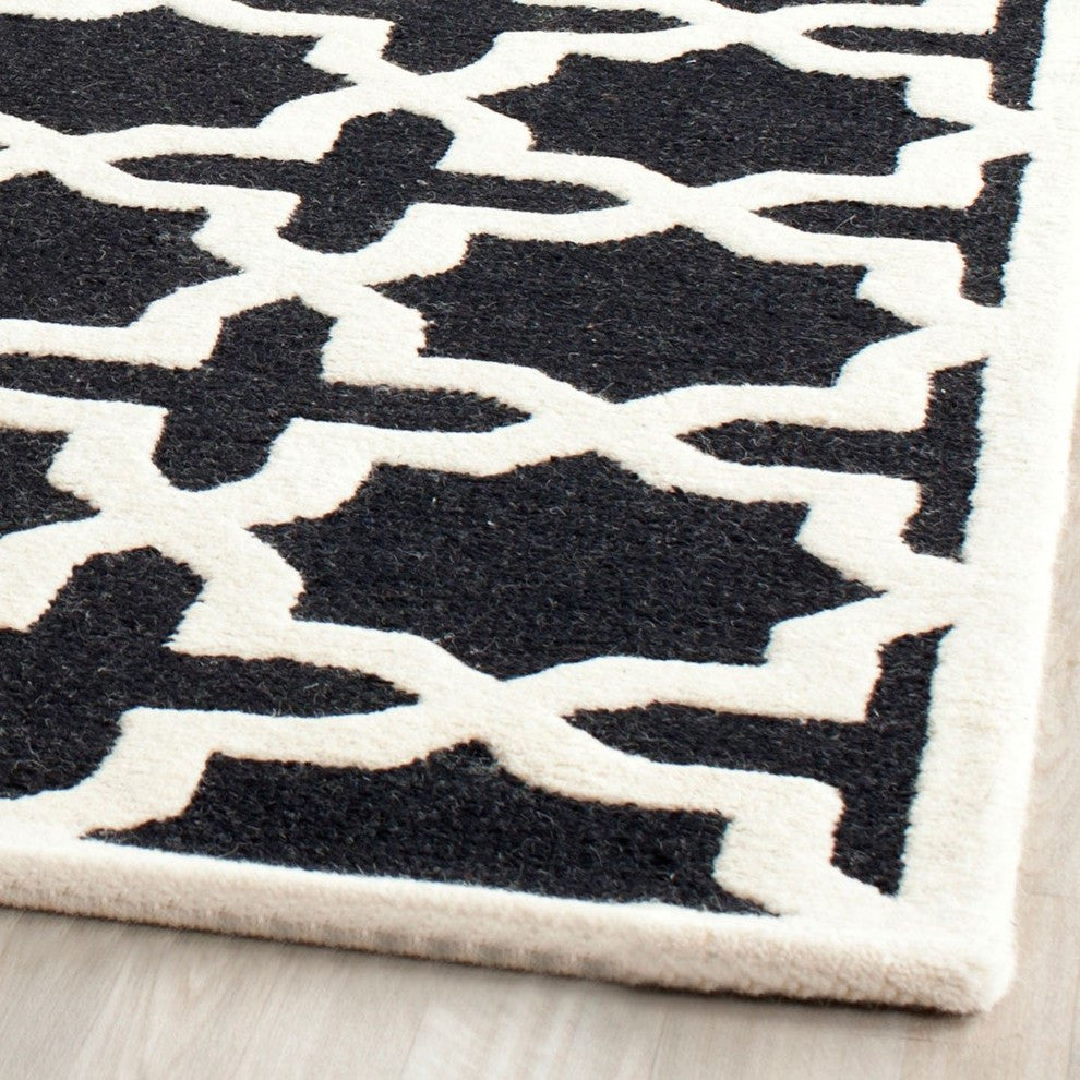 Safavieh Cambridge CAM125E 4' Square Black Rug