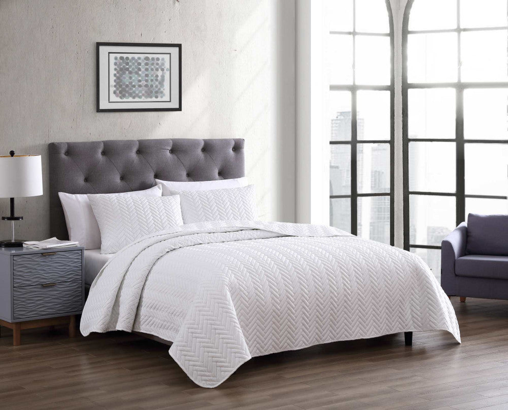 The Nesting Company Birch 3 Piece Quilt and Pillow Sham Set - Queen - White