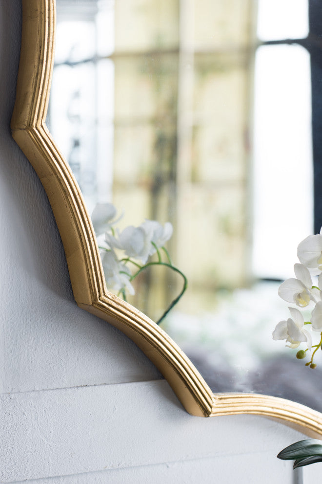 Gewnee Round Sunburst Wall Mirror with Gold Finish
