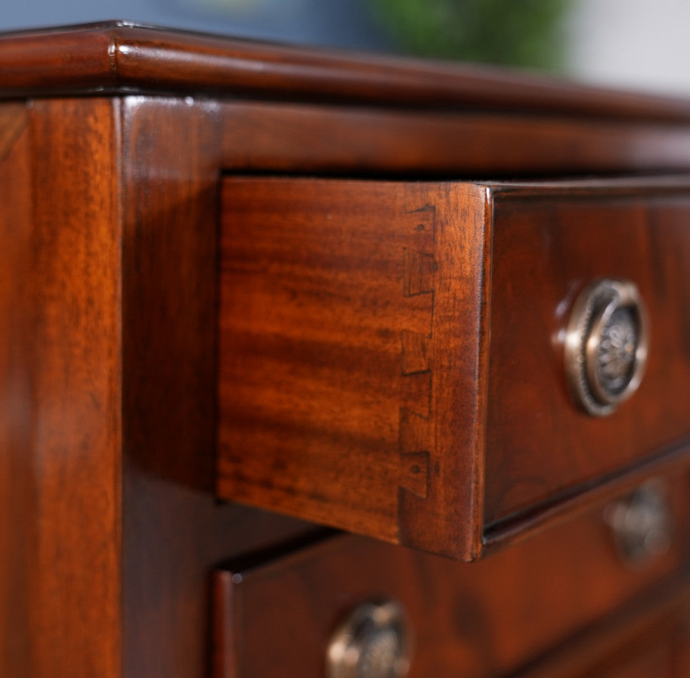 Mahogany Hepplewhite Commode
