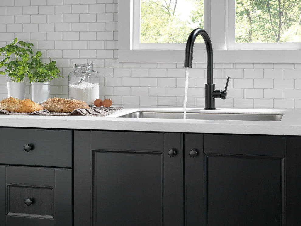 Delta Trinsic Single Handle Pull-Down Kitchen Faucet, Matte Black