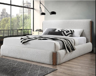 Acme Sandro Eastern King Bed