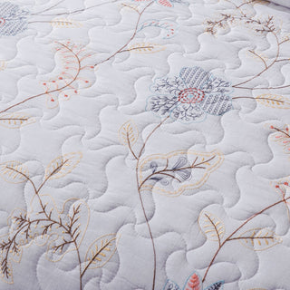 Tache Elegant Floral Embroidery Quilt Bedspread, Twin