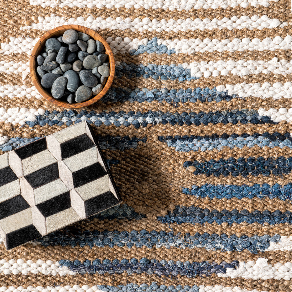 Nuloom Hand Braided Denim and Jute Striped Diamonds Area Rug, Off White 4'x6'