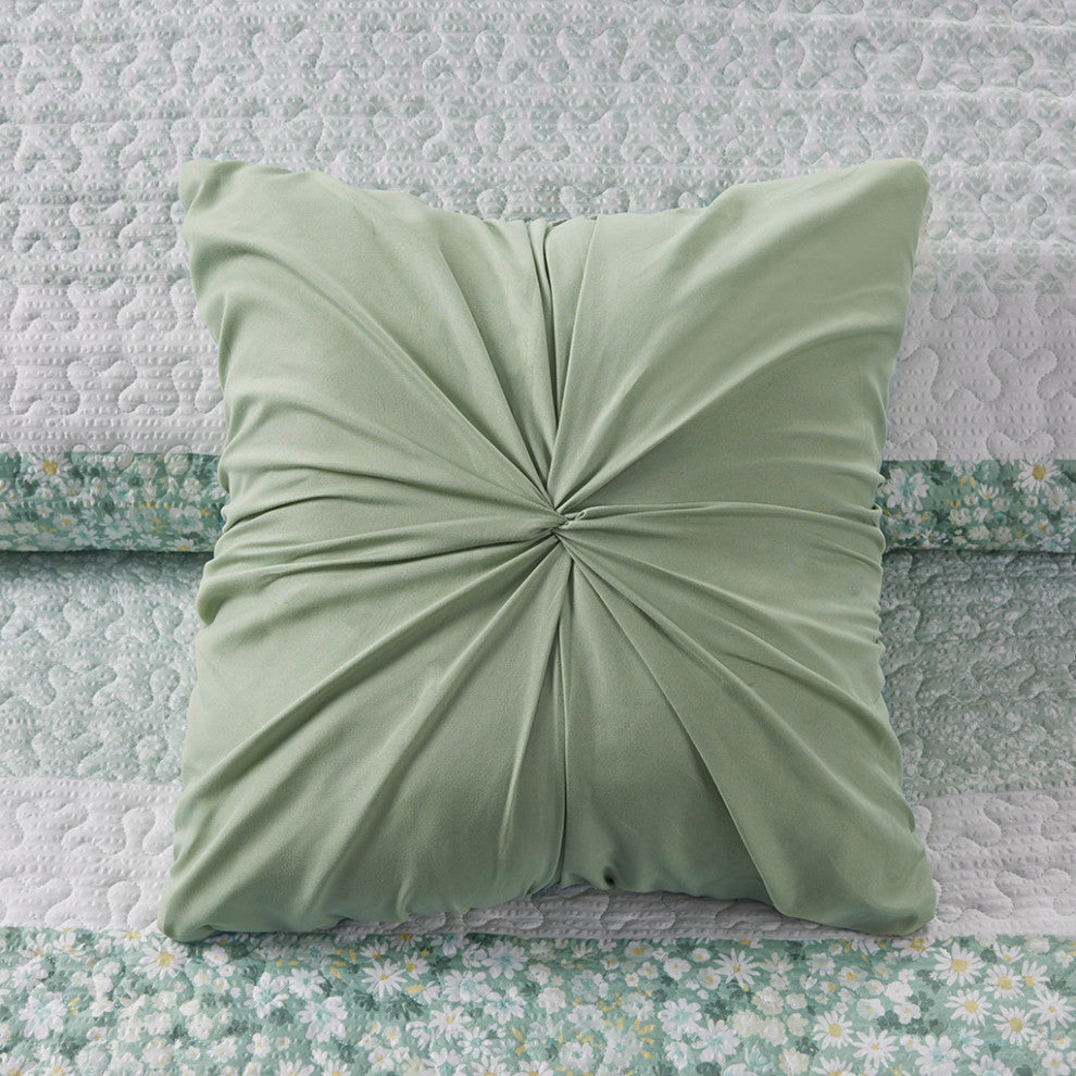 Madison Park Caralie 4 Piece Seersucker Quilt Set With Throw Pillow