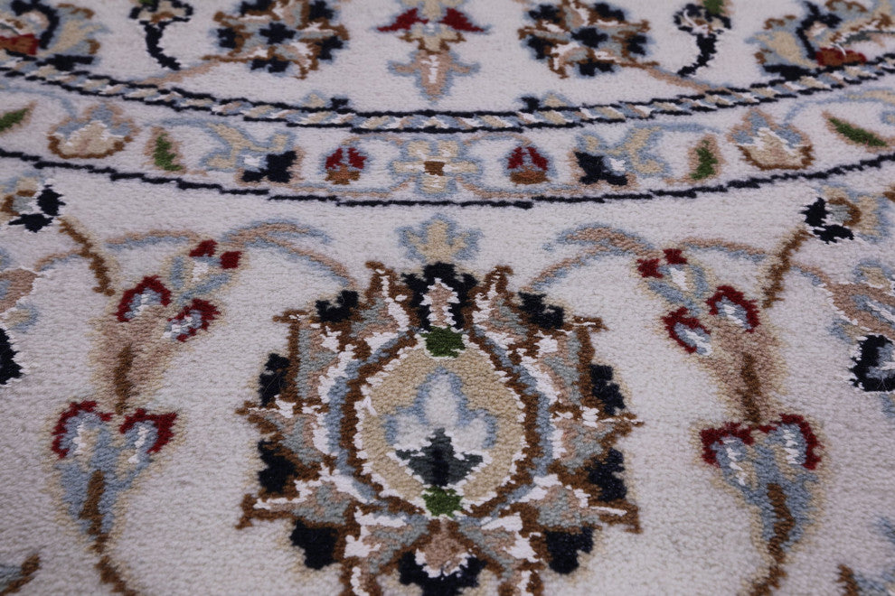 5' Round Persian Nain Hand Knotted Wool & Silk Rug - Q14715