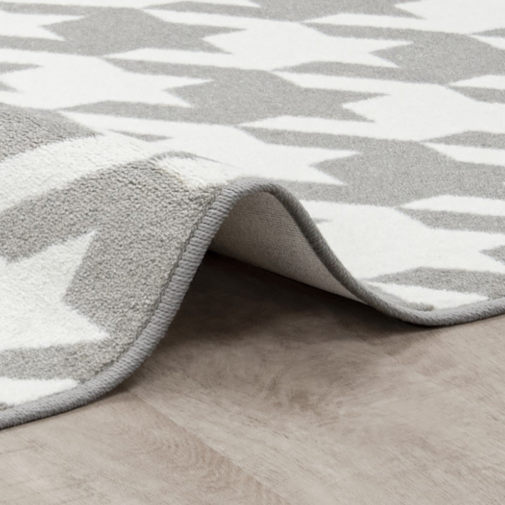 Windsor 3'10" X 5'4" Area Rug, Color Morning Fog