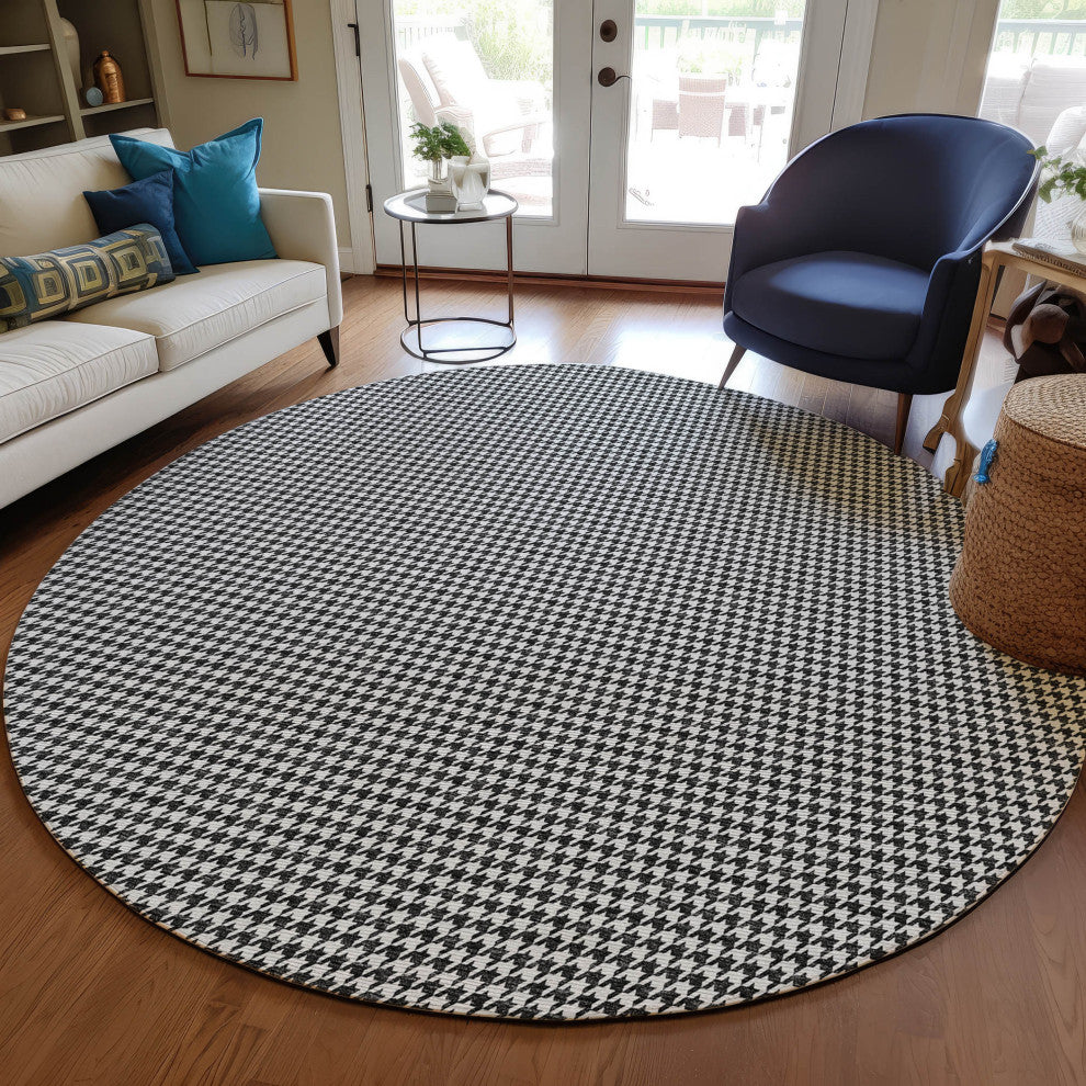 Indoor/Outdoor Hinton HN1 Black Machine Washable 8' x 8' Rug