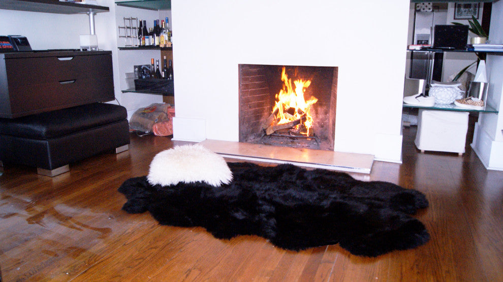 100% New Zealand Sheepskin, Black, 4'x6'