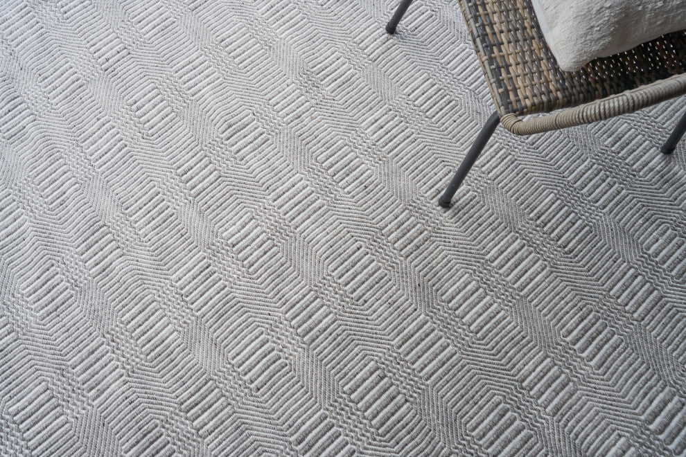 Naples Indoor/Outdoor Handmade Flatwoven PET yarn Gray/Ivory Area Rug, 10'x14'