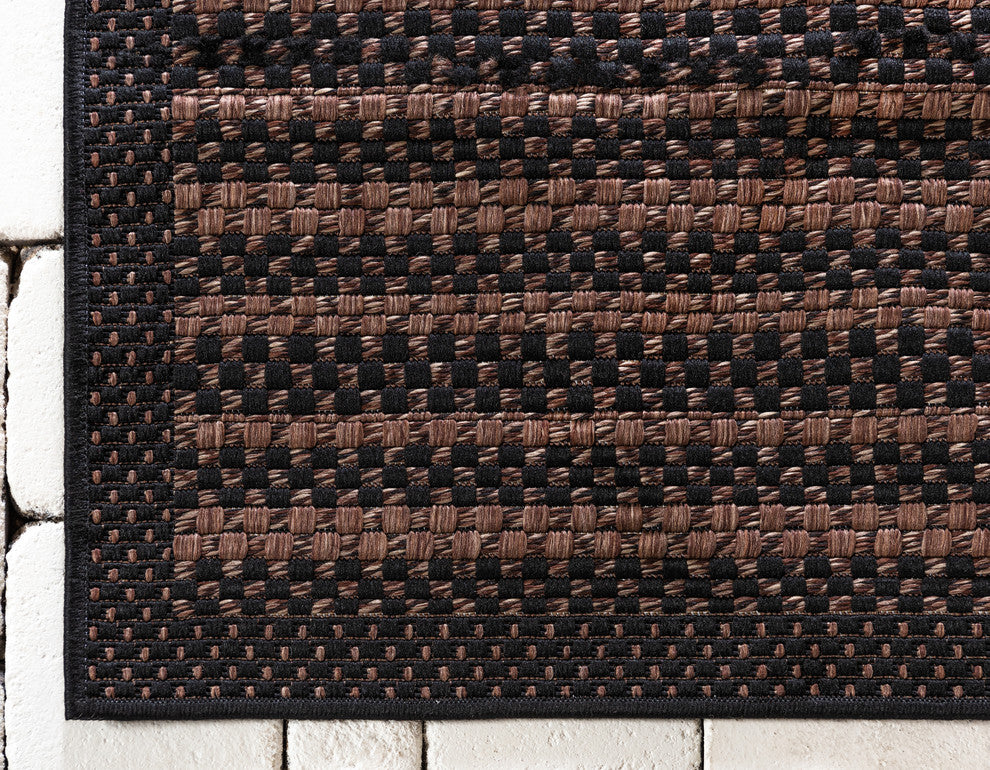 Unique Loom Brown Checkered Outdoor 2'x3' Area Rug