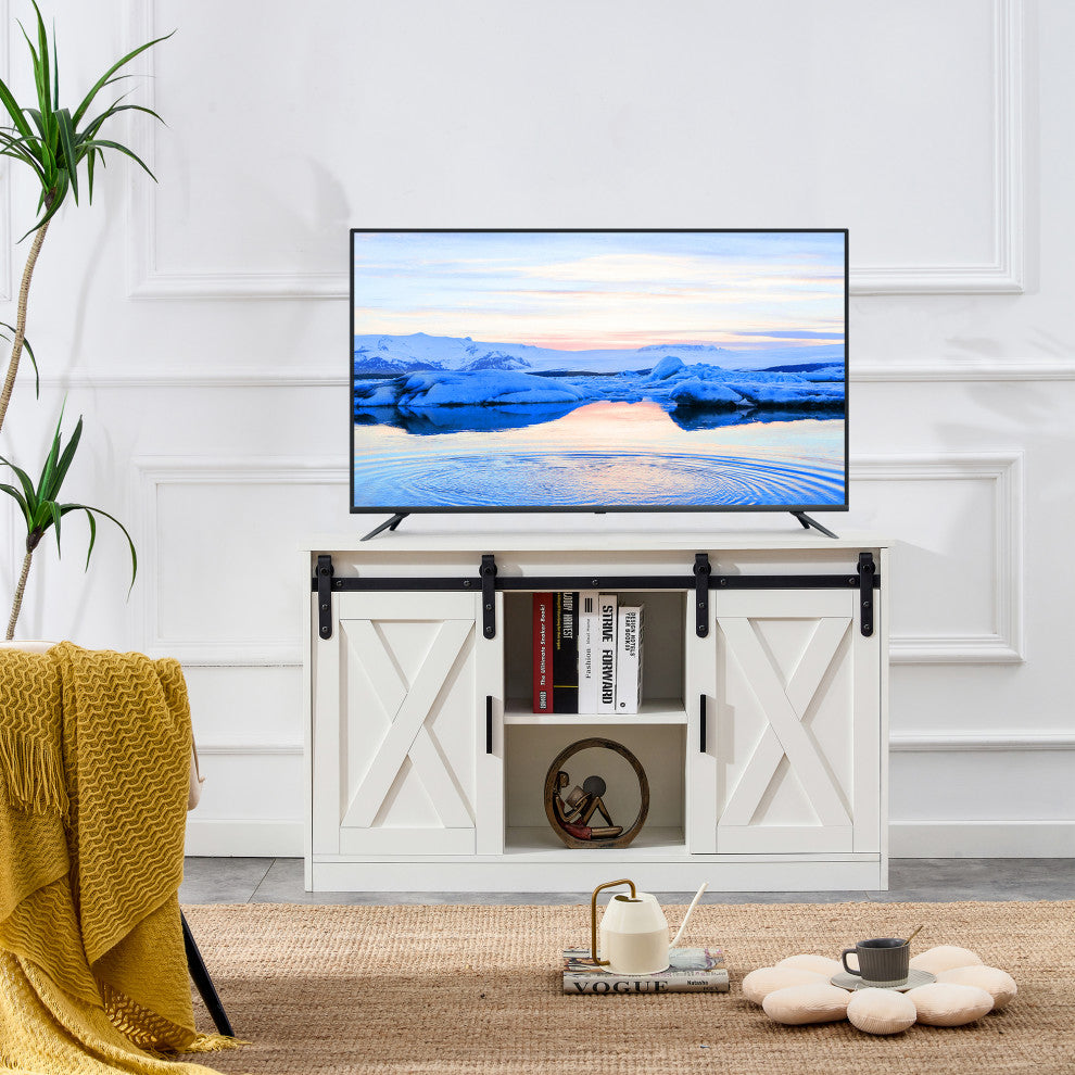 Gewnee TV / storage cabinet