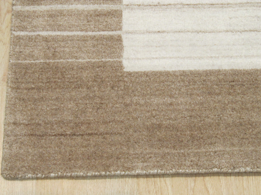 Ivory/Brown Urban Handmade Wool and Viscose Rug, 5' X 8'