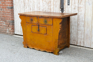 Lifestyle photo in a realistic setting; product fully visible.