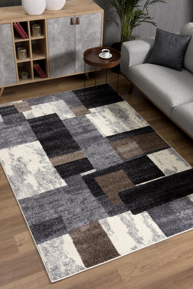 7"x9" Brown Distressed Geometric Area Rug