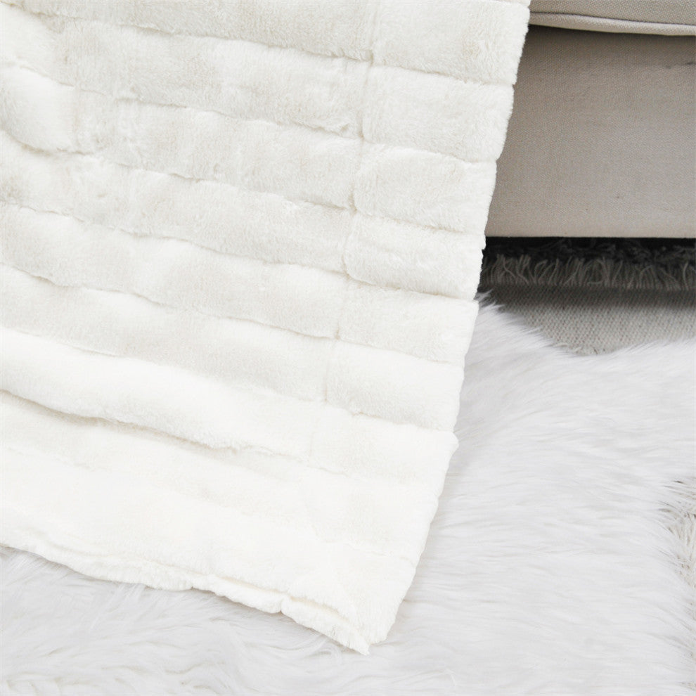 Super Mink Faux Fur Throw Blanket, Bright White, 50"x60"