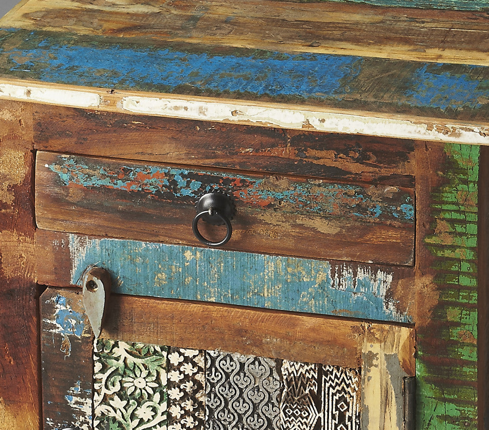 Cropped/zoomed-in close-up of a feature (drawer/knob) on a white background.
