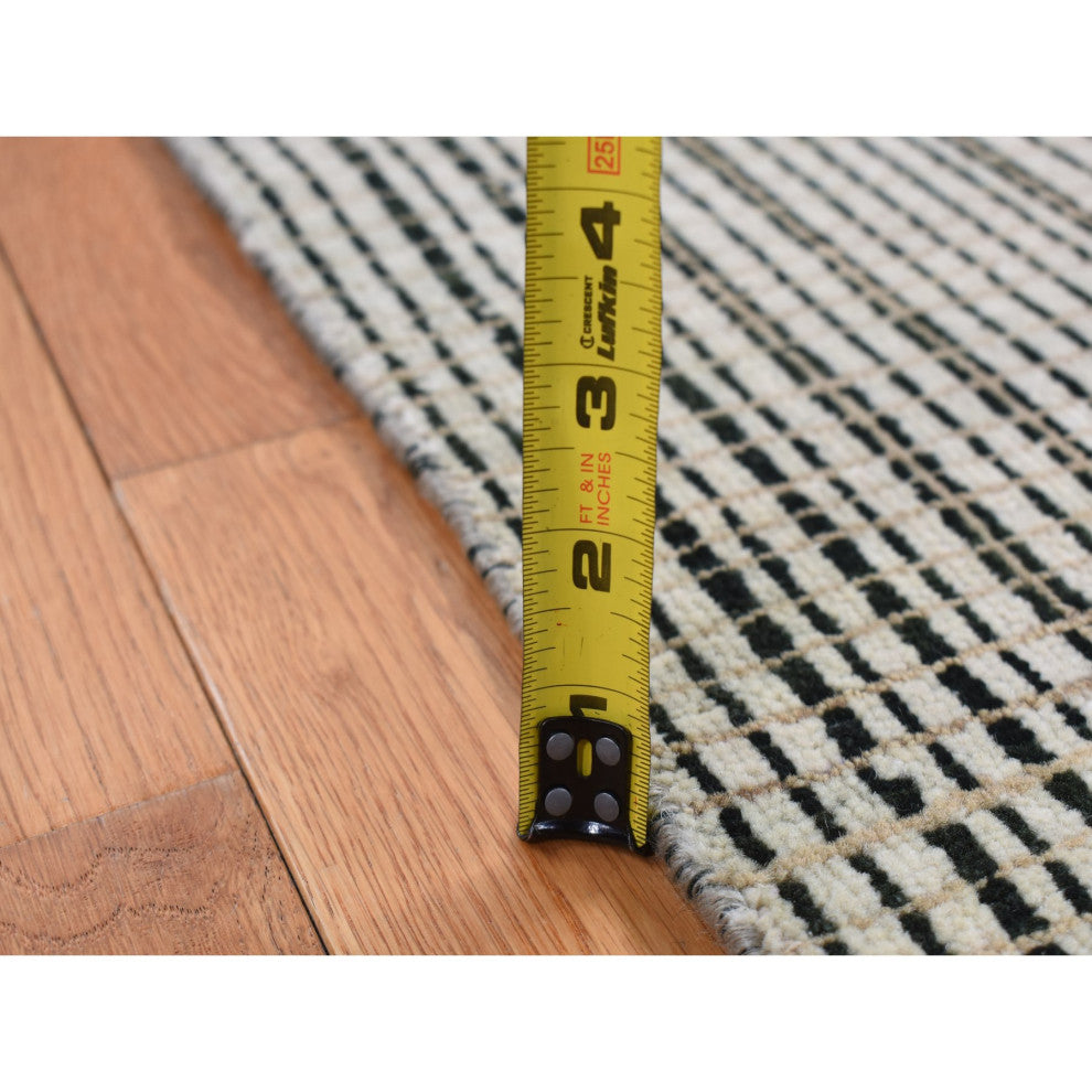 Green, Modern Criss Cross Design, Pure Wool Hand Knotted Rug, 4'x5'10"