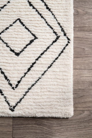 Nuloom Hand-Tufted Moroccan Diamond Wool Rug, Natural 4'x6'