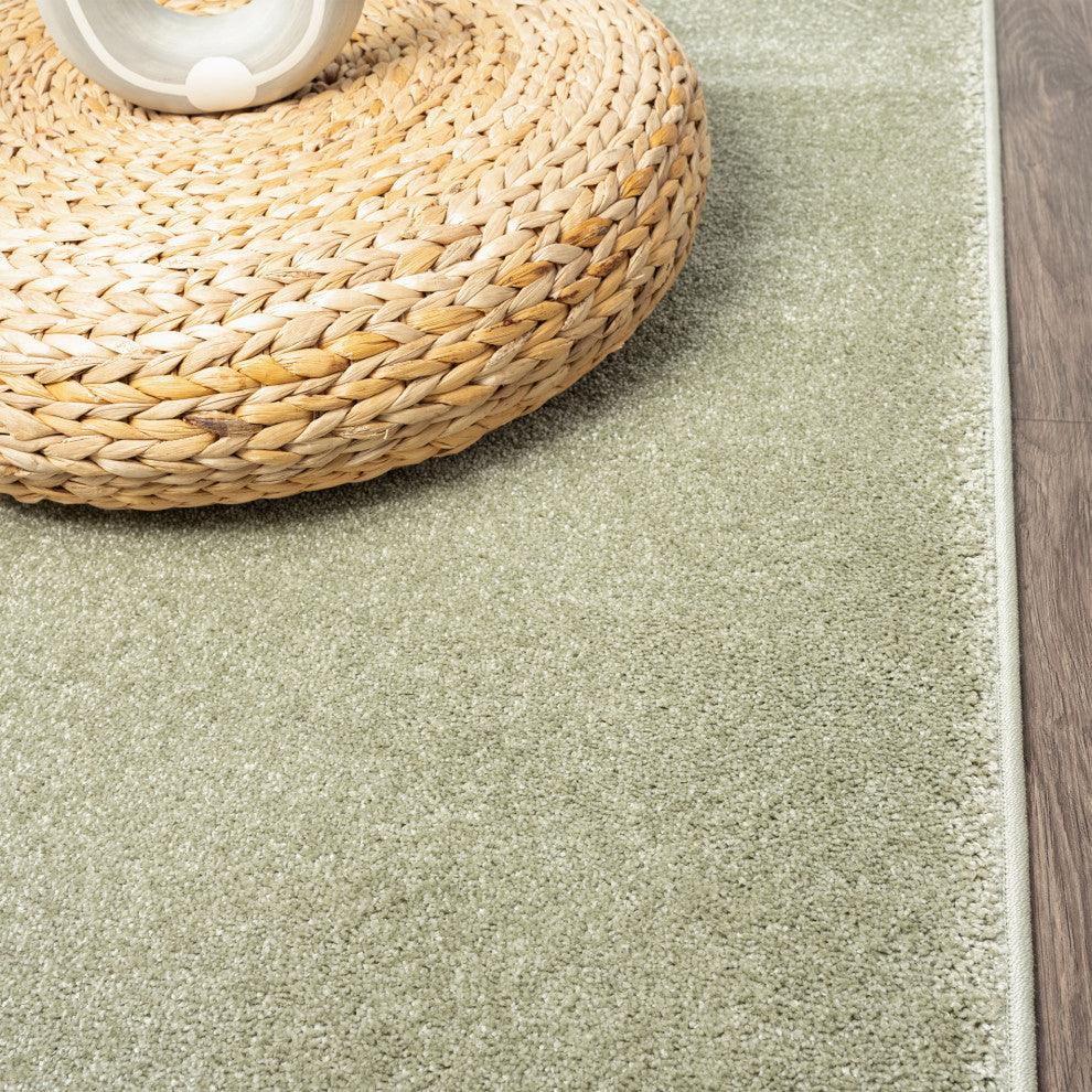 Haze Solid Low-Pile Runner Rug, Green, 5' Round