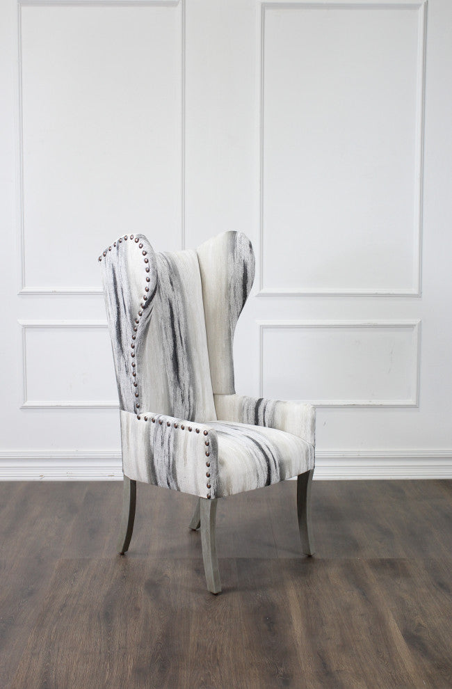Wingchair Margo, Tia Tuxedo
