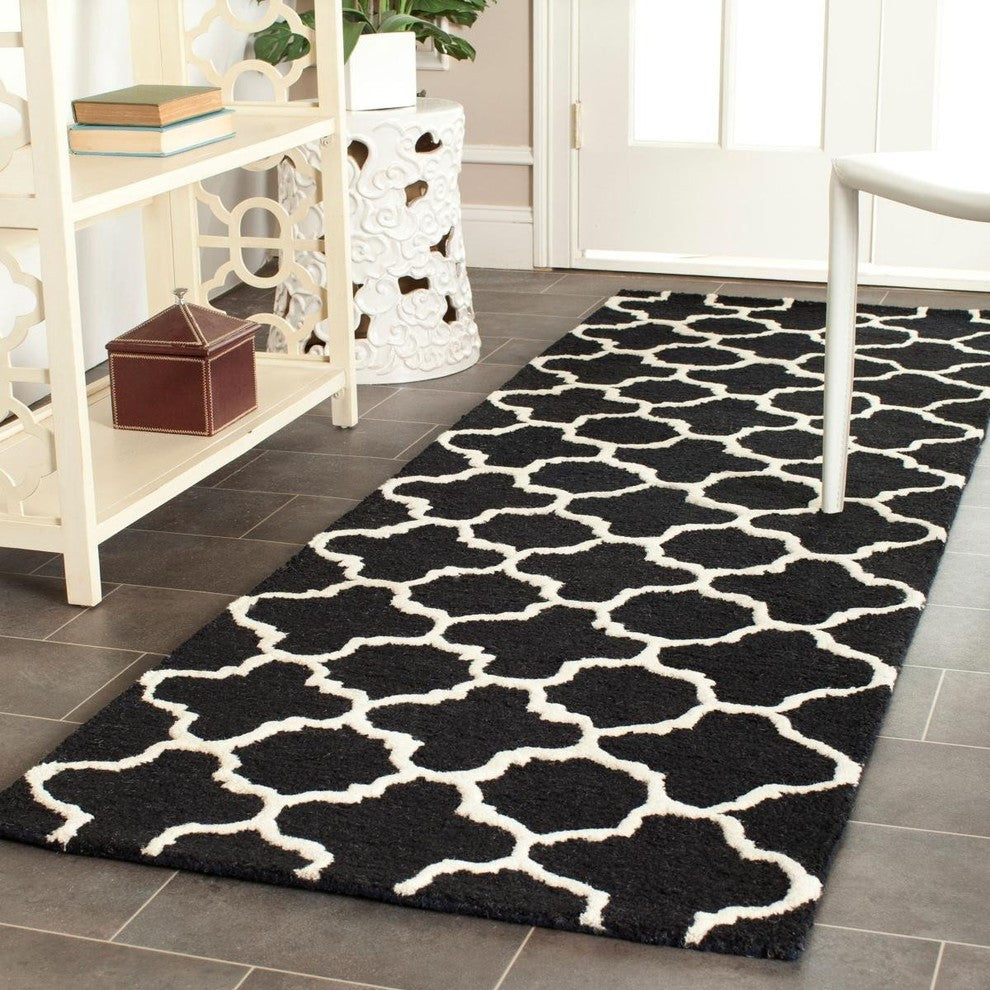 Safavieh Cambridge CAM130E 8' Square Black Rug